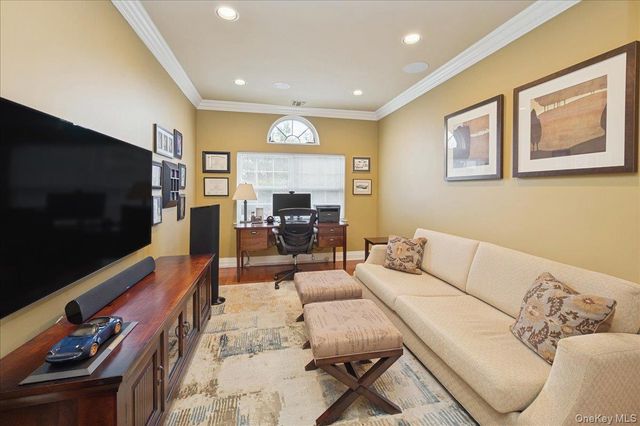 51 Windwatch Dr. Drive 51, Hauppauge, NY 11788