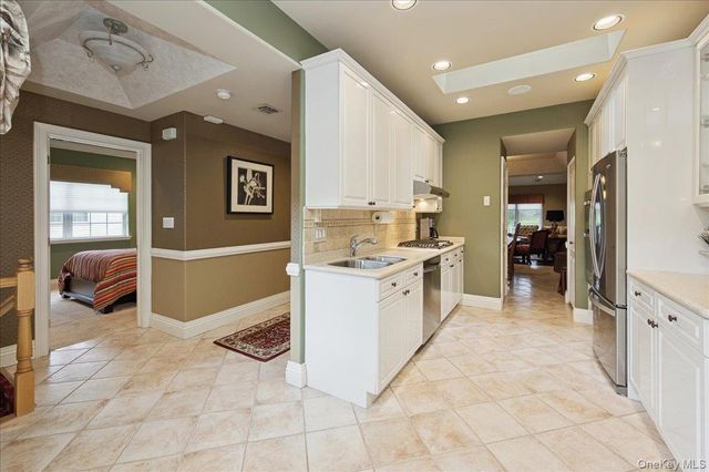 51 Windwatch Dr. Drive 51, Hauppauge, NY 11788