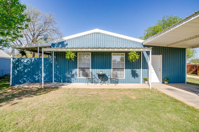 303 Gandy Street, Lipan, TX 76462