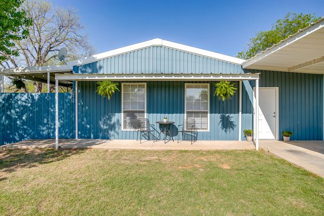 303 Gandy Street, Lipan, TX 76462