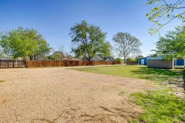 303 Gandy Street, Lipan, TX 76462