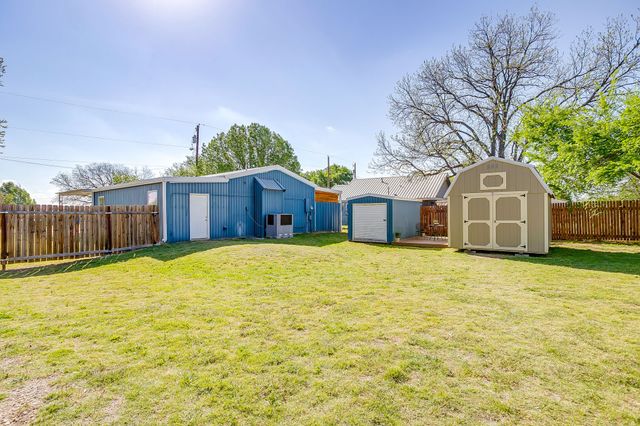 303 Gandy Street, Lipan, TX 76462