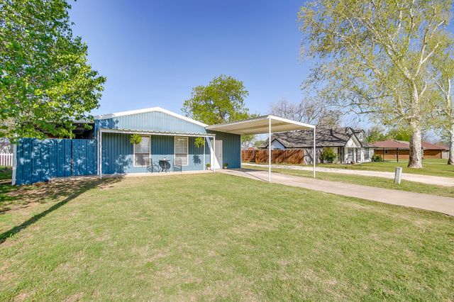303 Gandy Street, Lipan, TX 76462