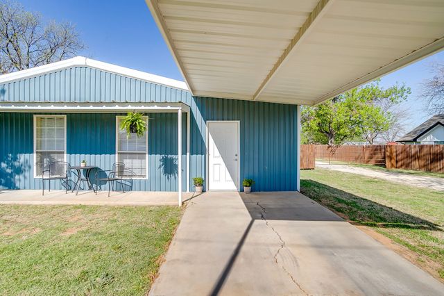 303 Gandy Street, Lipan, TX 76462