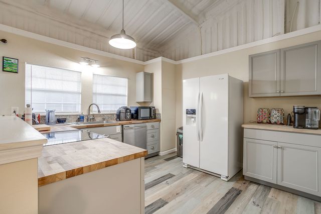 303 Gandy Street, Lipan, TX 76462