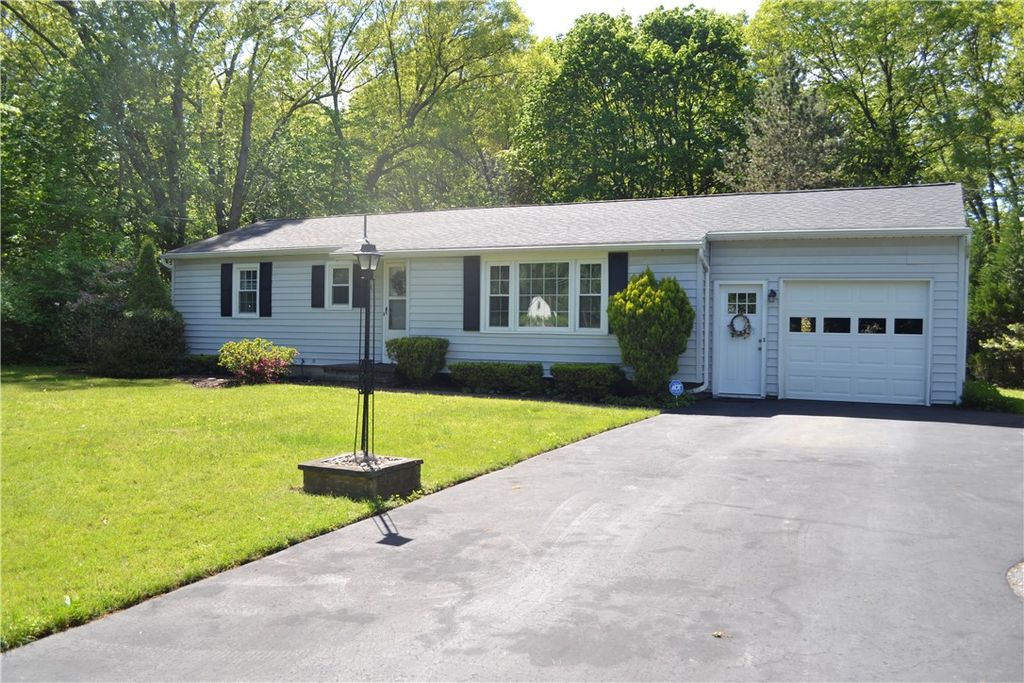 833 Dewitt Road, Webster, NY 14585