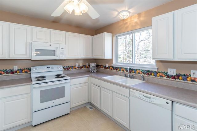 1007 Arbor Pointe Drive, Manchester, MO 63088