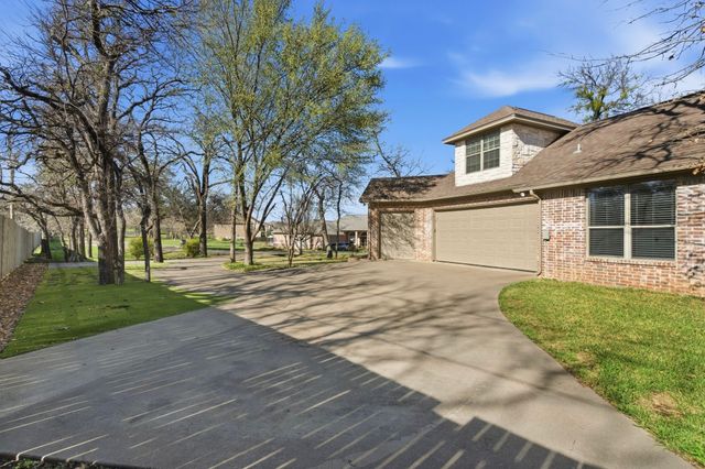 3714 Cove Timber Avenue, Granbury, TX 76049