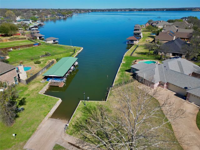 3714 Cove Timber Avenue, Granbury, TX 76049