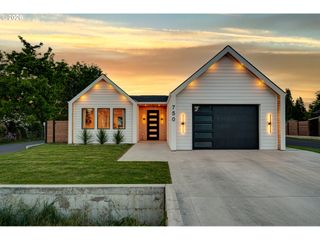 750 WASHINGTON St, Woodland, WA 98674