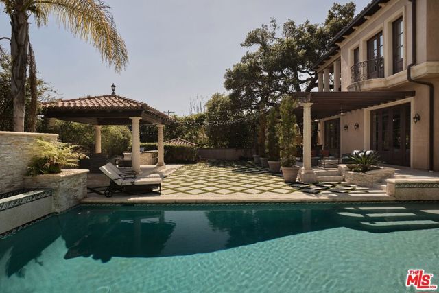 614 N Palm Drive, Beverly Hills, CA 90210