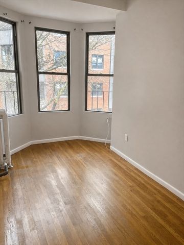 40 Saint Botolph 36, Boston, MA 02116