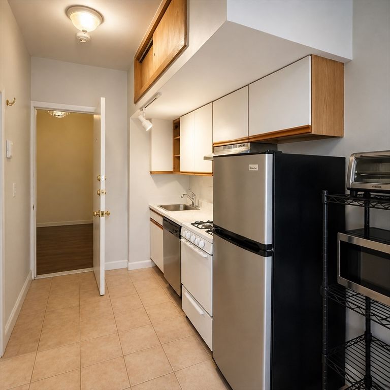 40 Saint Botolph 36, Boston, MA 02116