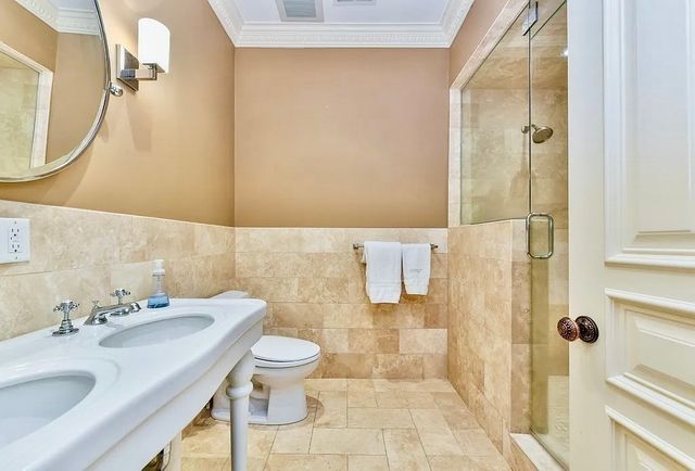 61 M 1, Boston, MA 02127