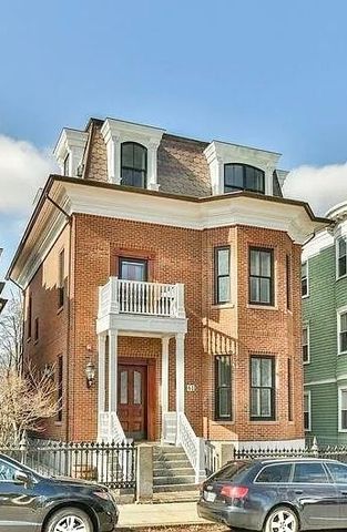 61 M 1, Boston, MA 02127