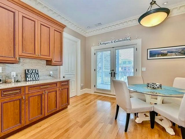 61 M 1, Boston, MA 02127