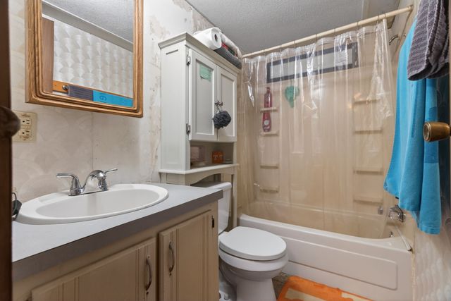 195 Mitchell Rd, Portland, TN 37148