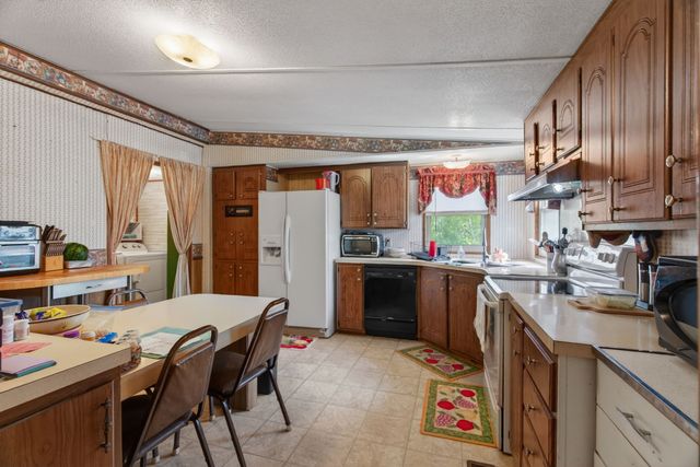 195 Mitchell Rd, Portland, TN 37148