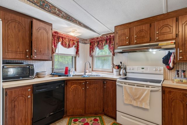 195 Mitchell Rd, Portland, TN 37148