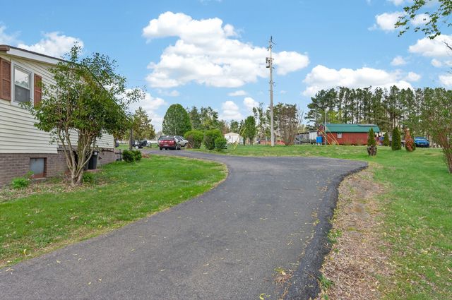 195 Mitchell Rd, Portland, TN 37148