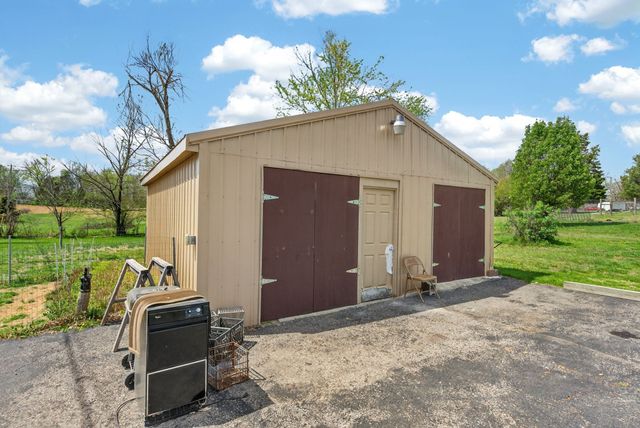 195 Mitchell Rd, Portland, TN 37148