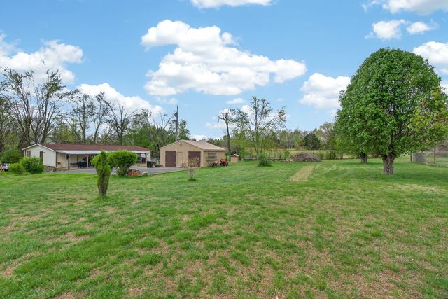 195 Mitchell Rd, Portland, TN 37148