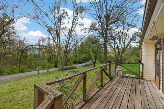 195 Mitchell Rd, Portland, TN 37148