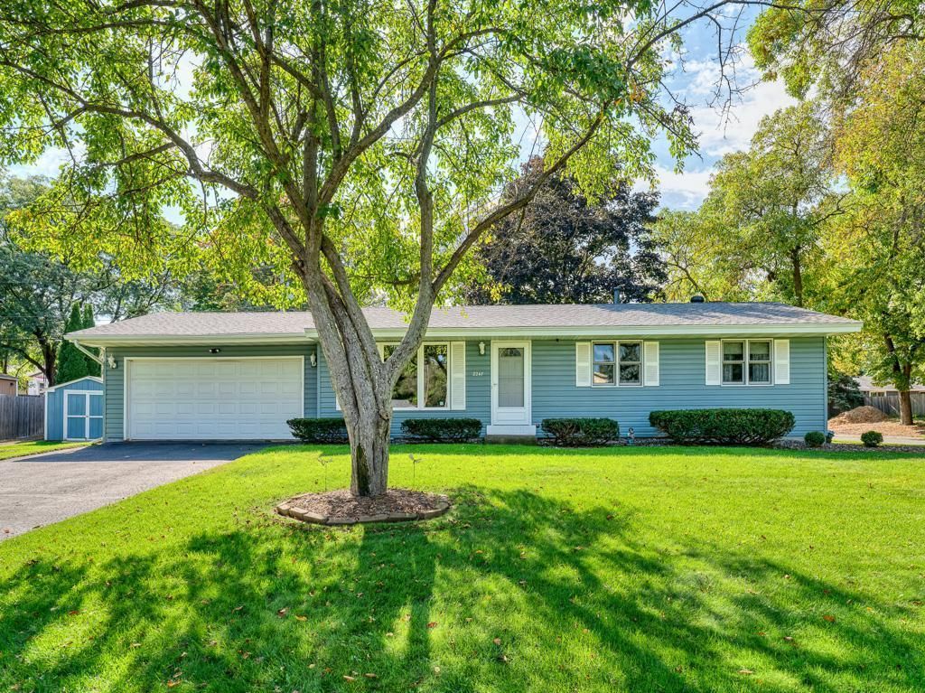 2247 Walnut Court S, New Brighton, MN 55112