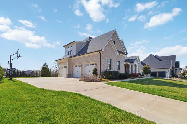 2584 Cayman Heights, Lexington, KY 40509