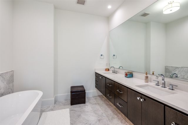 5270 Town and Country 326, Frisco, TX 75034