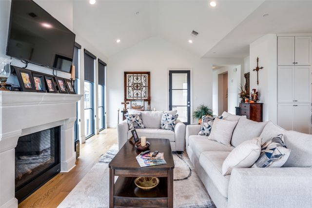 5270 Town and Country 326, Frisco, TX 75034
