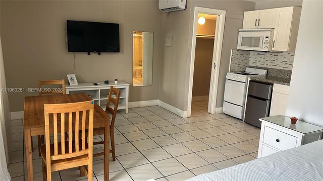 90 Isle Of Venice Dr 7, Fort Lauderdale, FL 33301