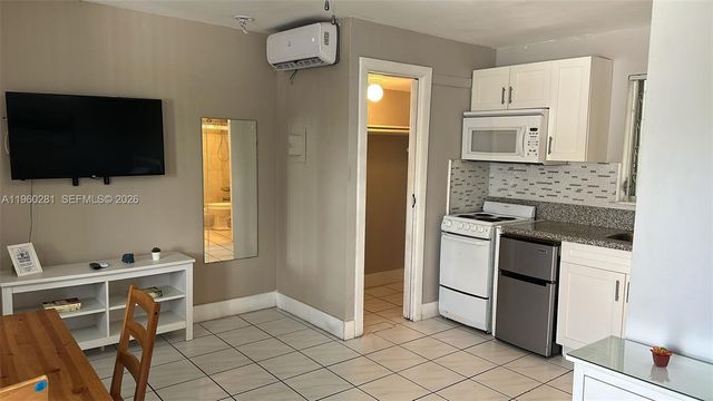 90 Isle Of Venice Dr 7, Fort Lauderdale, FL 33301