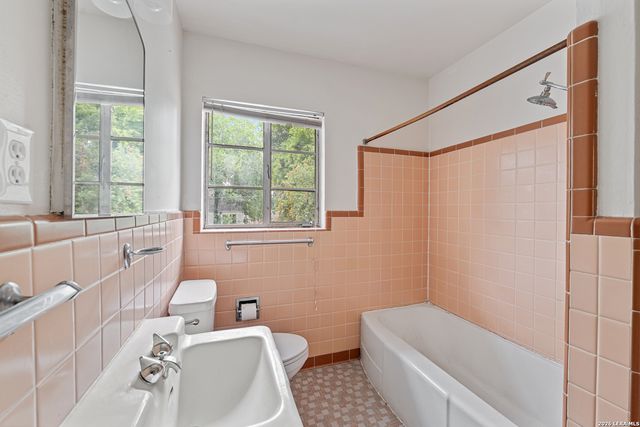 417 W Gramercy Place, San Antonio, TX 78212