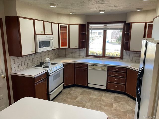 11 Fifth Avenue, Newburgh, NY 12550