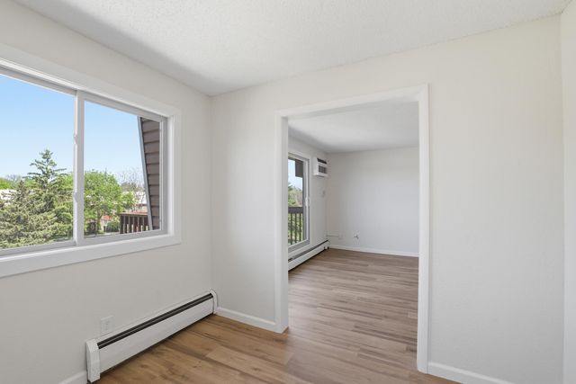 14630 Garrett Avenue 611, Apple Valley, MN 55124