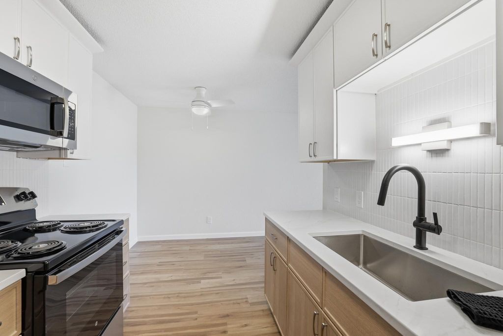 14630 Garrett Avenue 611, Apple Valley, MN 55124 — photo 2