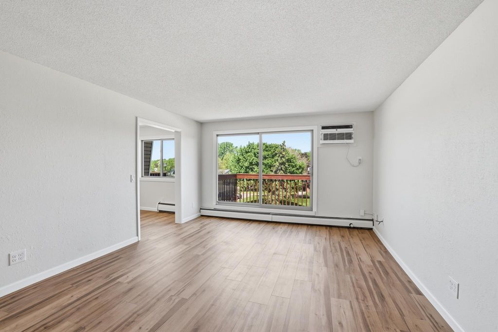 14630 Garrett Avenue 611, Apple Valley, MN 55124 — photo 4