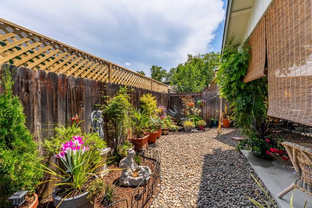 1783 SE Brookhurst Way, Grants Pass, OR 97527