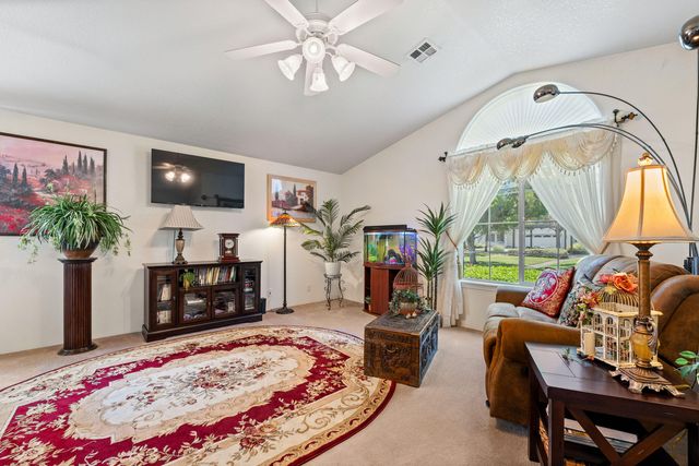 1783 SE Brookhurst Way, Grants Pass, OR 97527