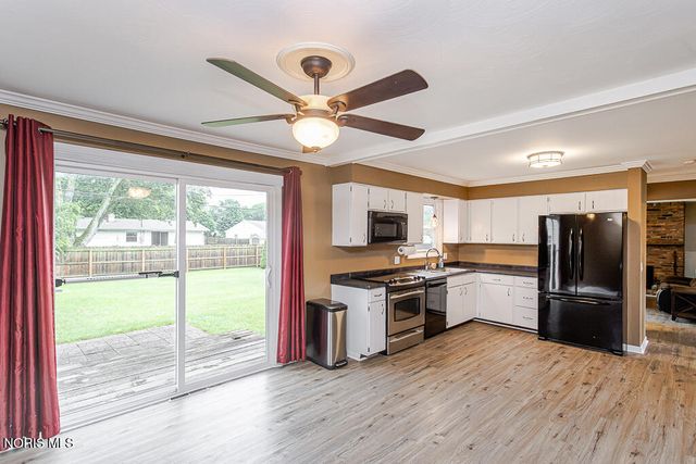 642 Stacey Lane, Maumee, OH 43537