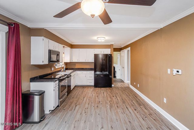 642 Stacey Lane, Maumee, OH 43537