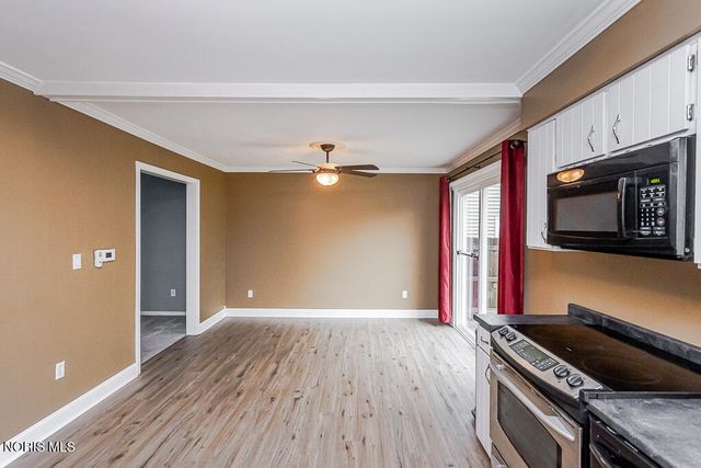 642 Stacey Lane, Maumee, OH 43537