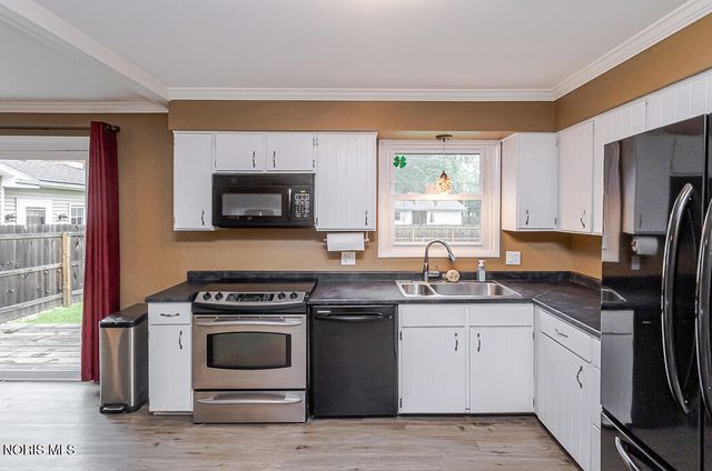 642 Stacey Lane, Maumee, OH 43537
