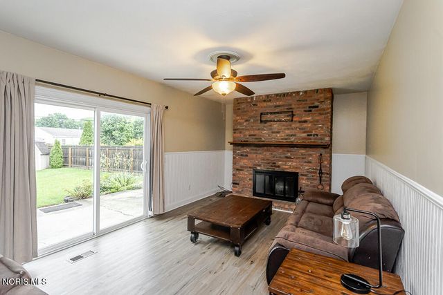642 Stacey Lane, Maumee, OH 43537