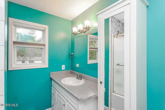 642 Stacey Lane, Maumee, OH 43537