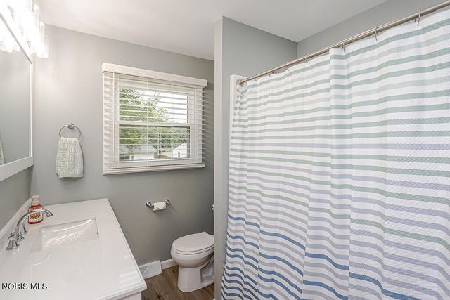 642 Stacey Lane, Maumee, OH 43537