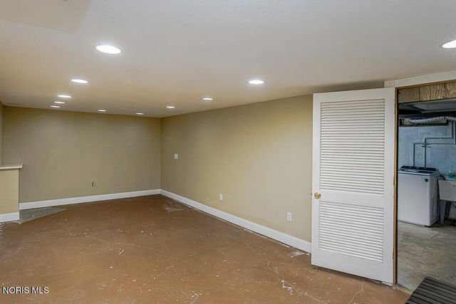 642 Stacey Lane, Maumee, OH 43537