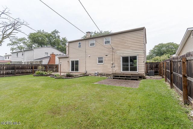 642 Stacey Lane, Maumee, OH 43537