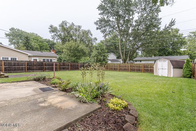642 Stacey Lane, Maumee, OH 43537
